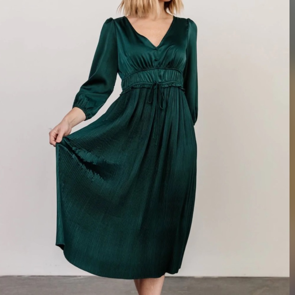 NWT Baltic Born Satin 3/4 Sleeve Midi Dress